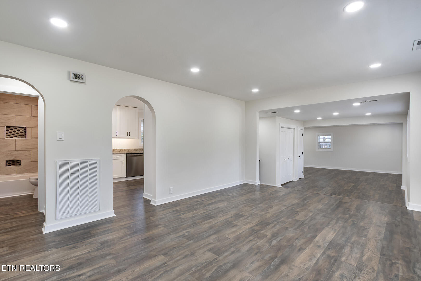 1004 Craig Road Knoxville, TN 37919 - Photo 5 of 44 05_CraigRoad_1004_Living01