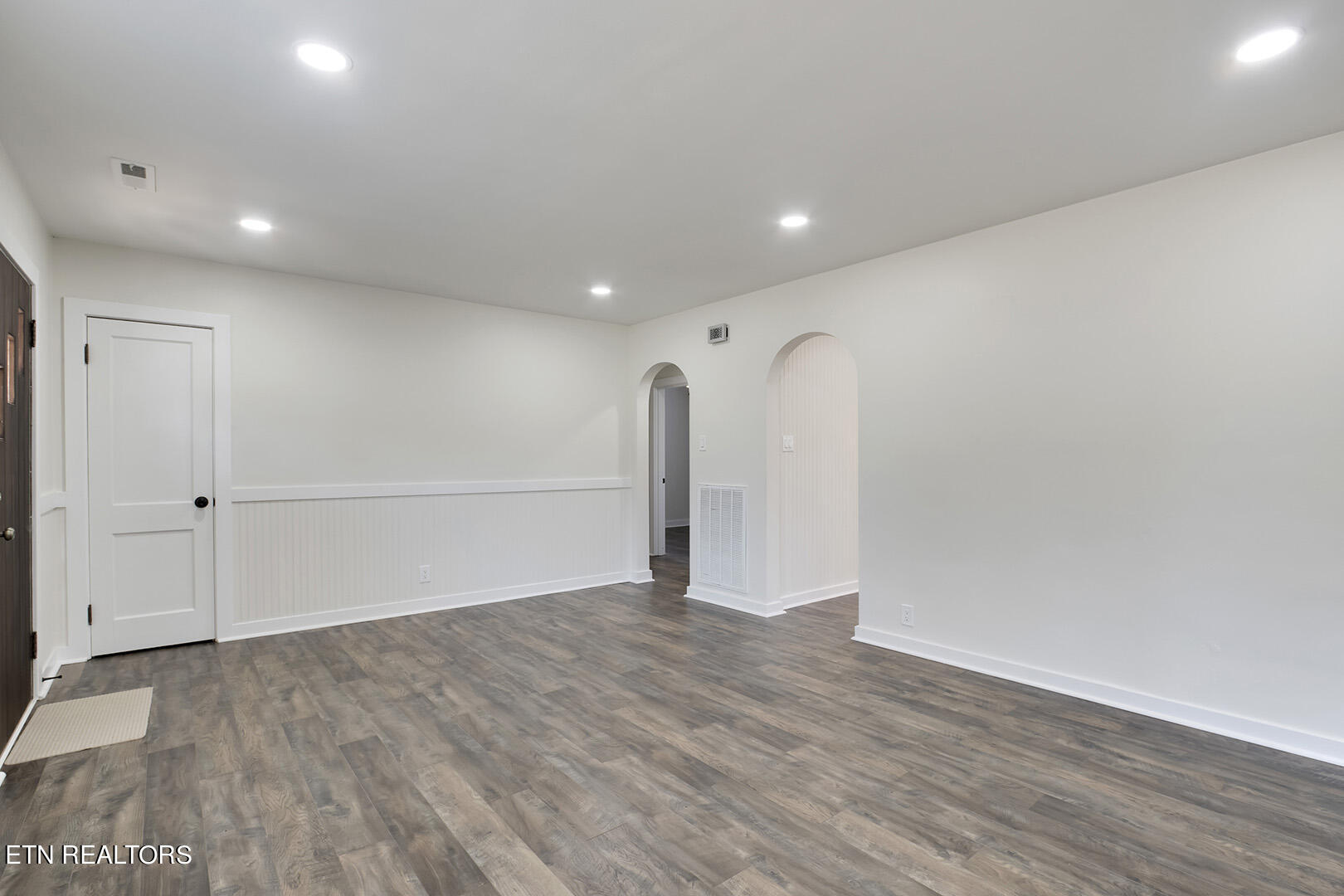 1004 Craig Road Knoxville, TN 37919 - Photo 7 of 44 07_CraigRoad_1004_Living03