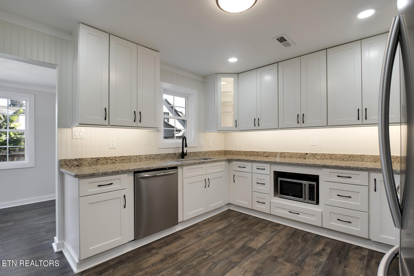 1004 Craig Road Knoxville, TN 37919 - Photo 8 of 44 08_CraigRoad_1004_Kitchen01