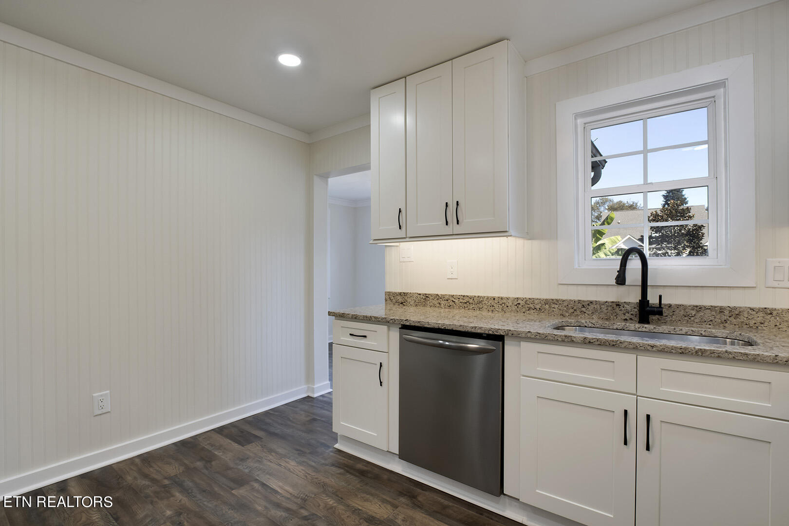 1004 Craig Road Knoxville, TN 37919 - Photo 10 of 44 10_CraigRoad_1004_Kitchen03