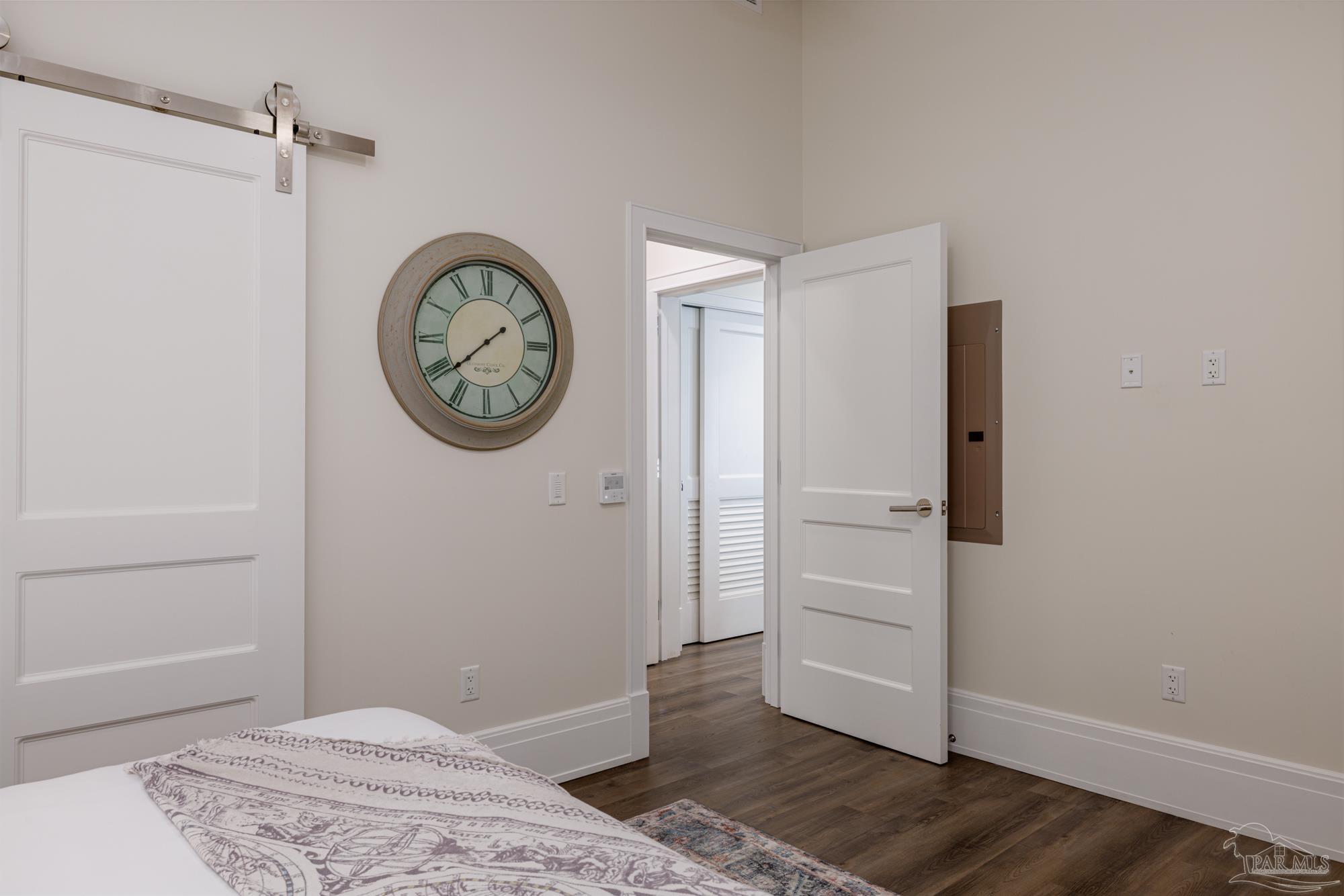 17 Palafox Place, Unit 307 Pensacola, FL 32502 - Photo 20 of 27 a view of a hallway with elevator