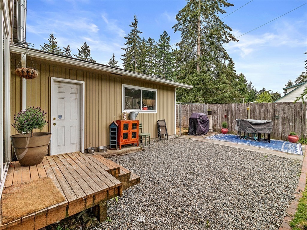 601 Military Road East Tacoma, WA 98445 - Photo 22 of 25