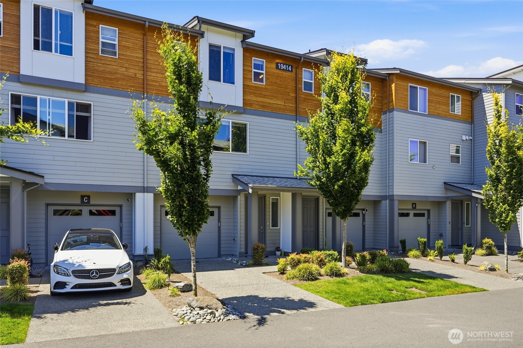 19414 35th Drive Southeast, Unit D Bothell, WA 98012 - Photo 2 of 37