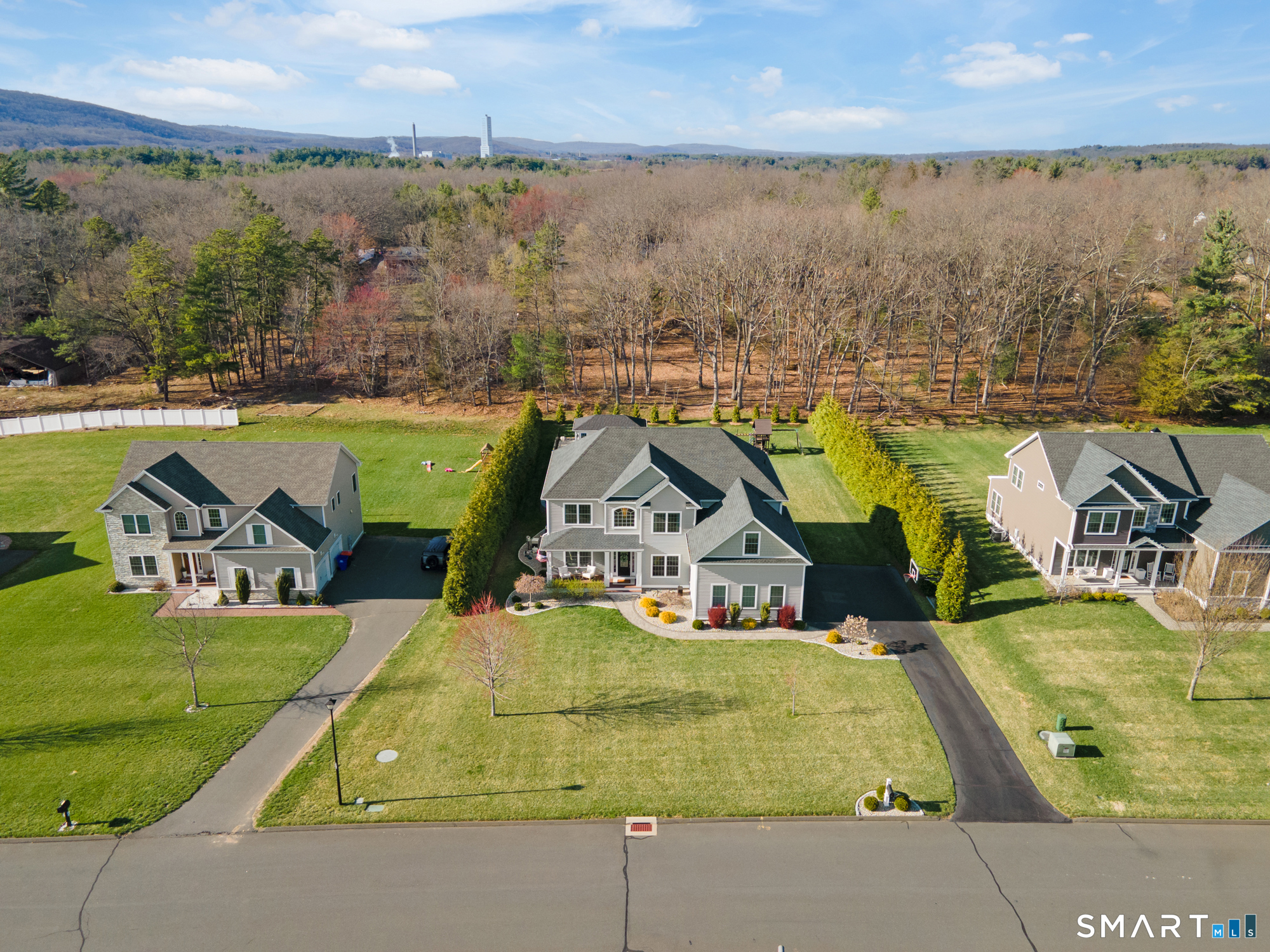 129 North Ridge Court Southington, CT 06489 - Photo 3 of 41