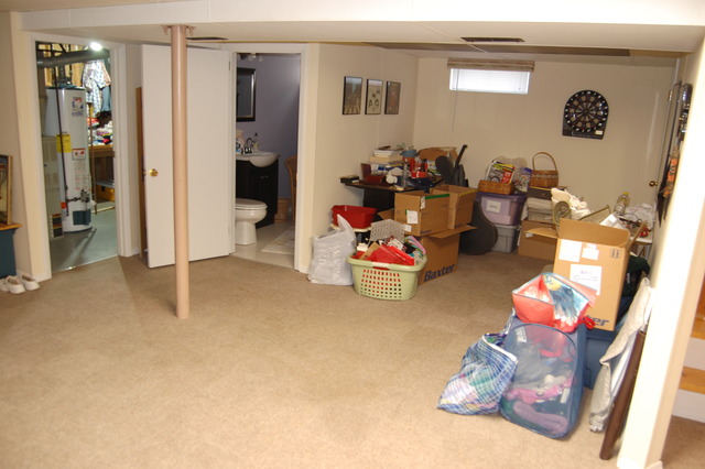 686 Walnut Road Wauconda, IL 60084 - Photo 17 of 21 a play room with toys