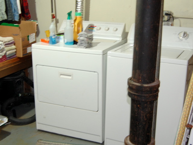 686 Walnut Road Wauconda, IL 60084 - Photo 19 of 21 a utility room with dryer and washer