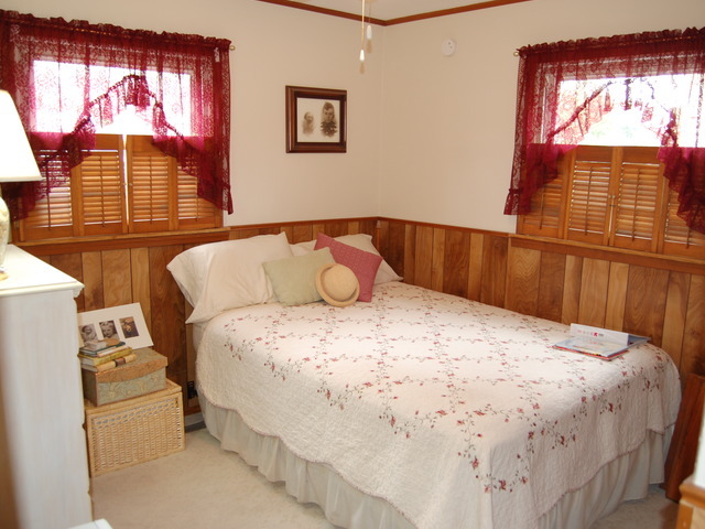 686 Walnut Road Wauconda, IL 60084 - Photo 10 of 21 a bedroom with a bed and a dresser