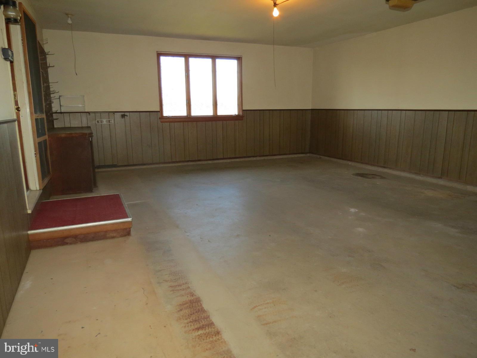 4349 Salem Bottom Road Westminster, MD 21157 - Photo 22 of 27 Spacious Garage