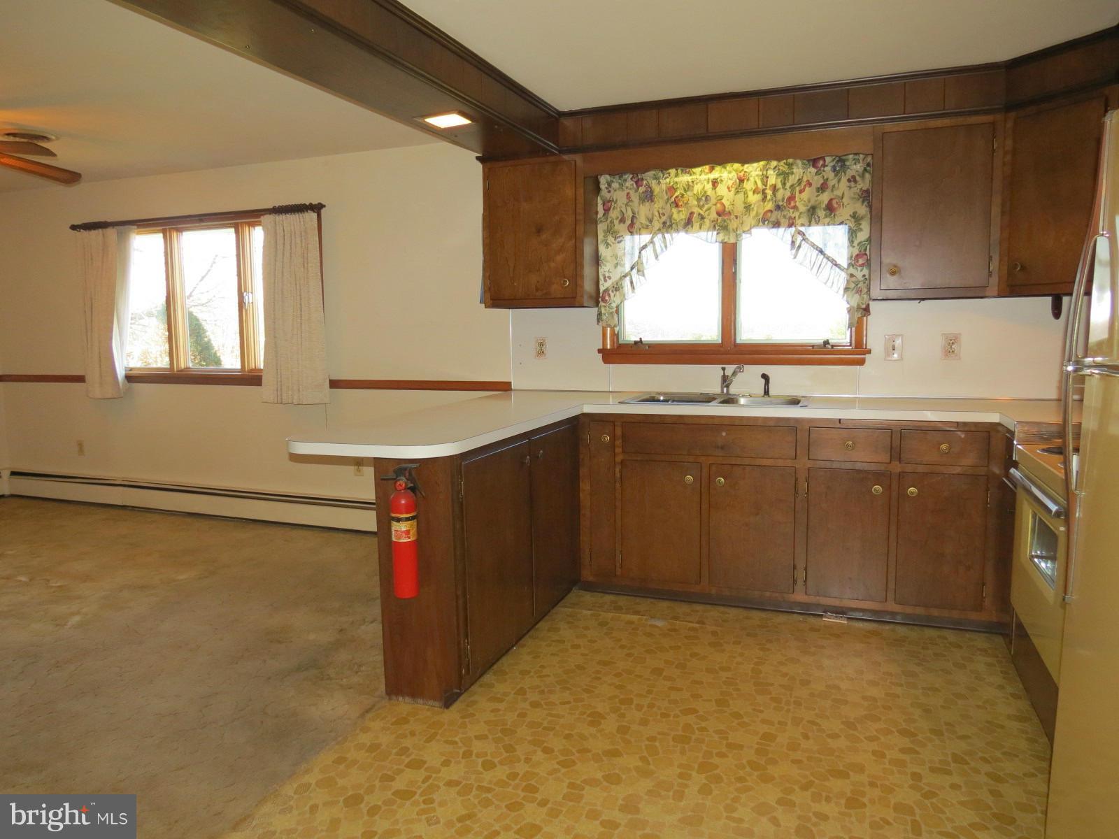4349 Salem Bottom Road Westminster, MD 21157 - Photo 9 of 27 Kitchen into Dining Room