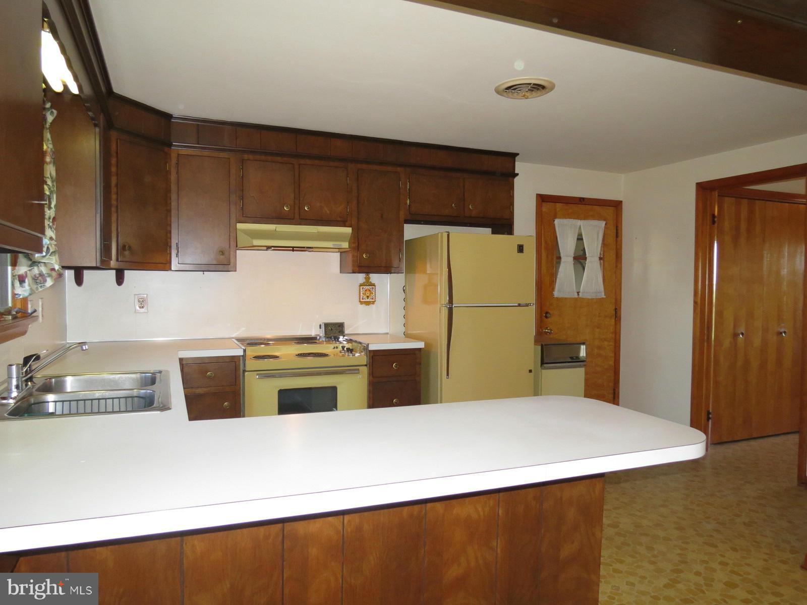 4349 Salem Bottom Road Westminster, MD 21157 - Photo 10 of 27 Kitchen