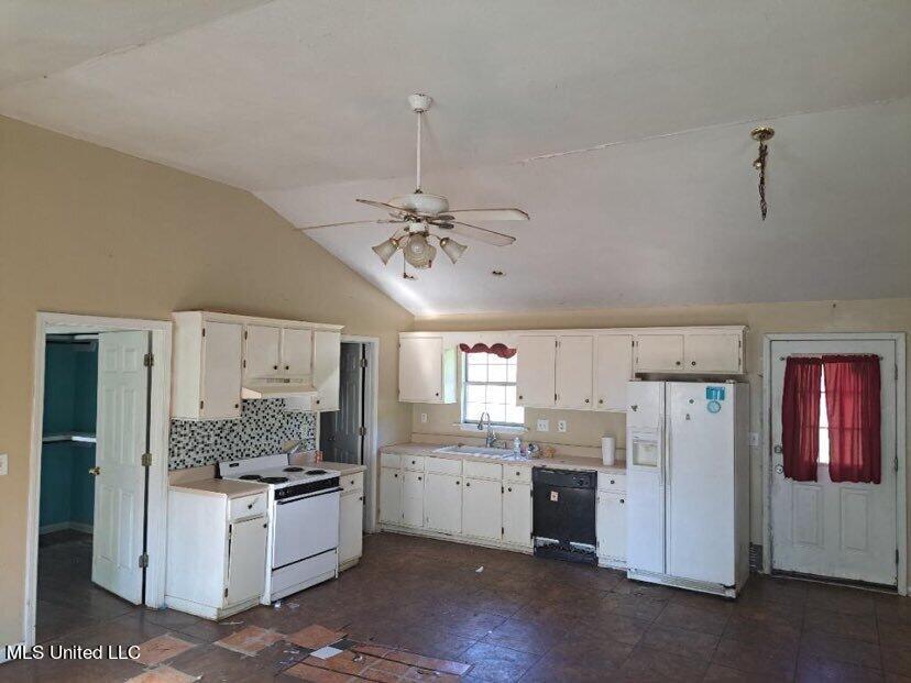 170 Colonial Circle Magee, MS 39111 - Photo 7 of 8 448267067_1119711375989568_2282890069275