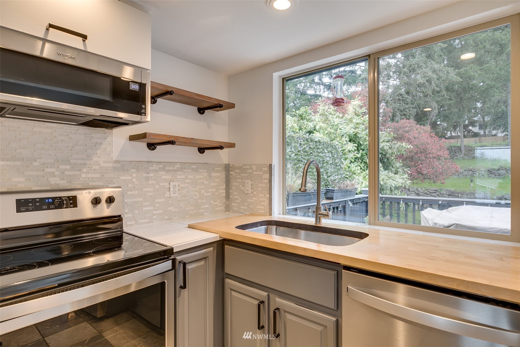 13248 160th Place Southeast Renton, WA 98058 - Photo 11 of 28 Gallery Image 11