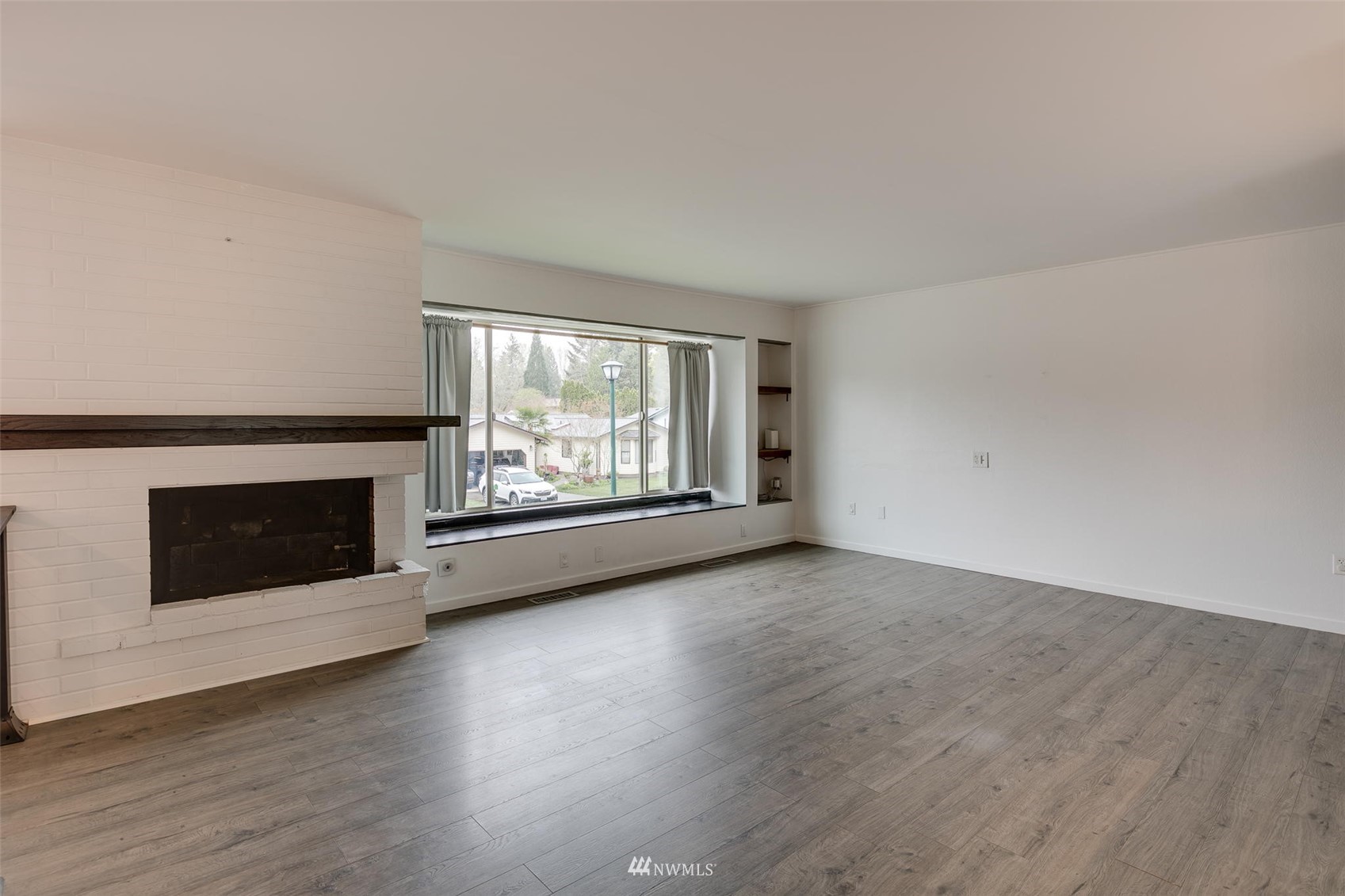 13248 160th Place Southeast Renton, WA 98058 - Photo 4 of 28 Gallery Image 4