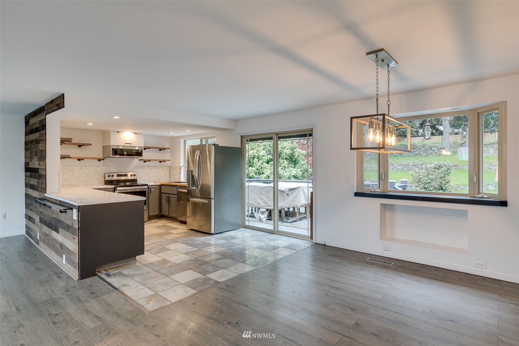 13248 160th Place Southeast Renton, WA 98058 - Photo 8 of 28 Gallery Image 8