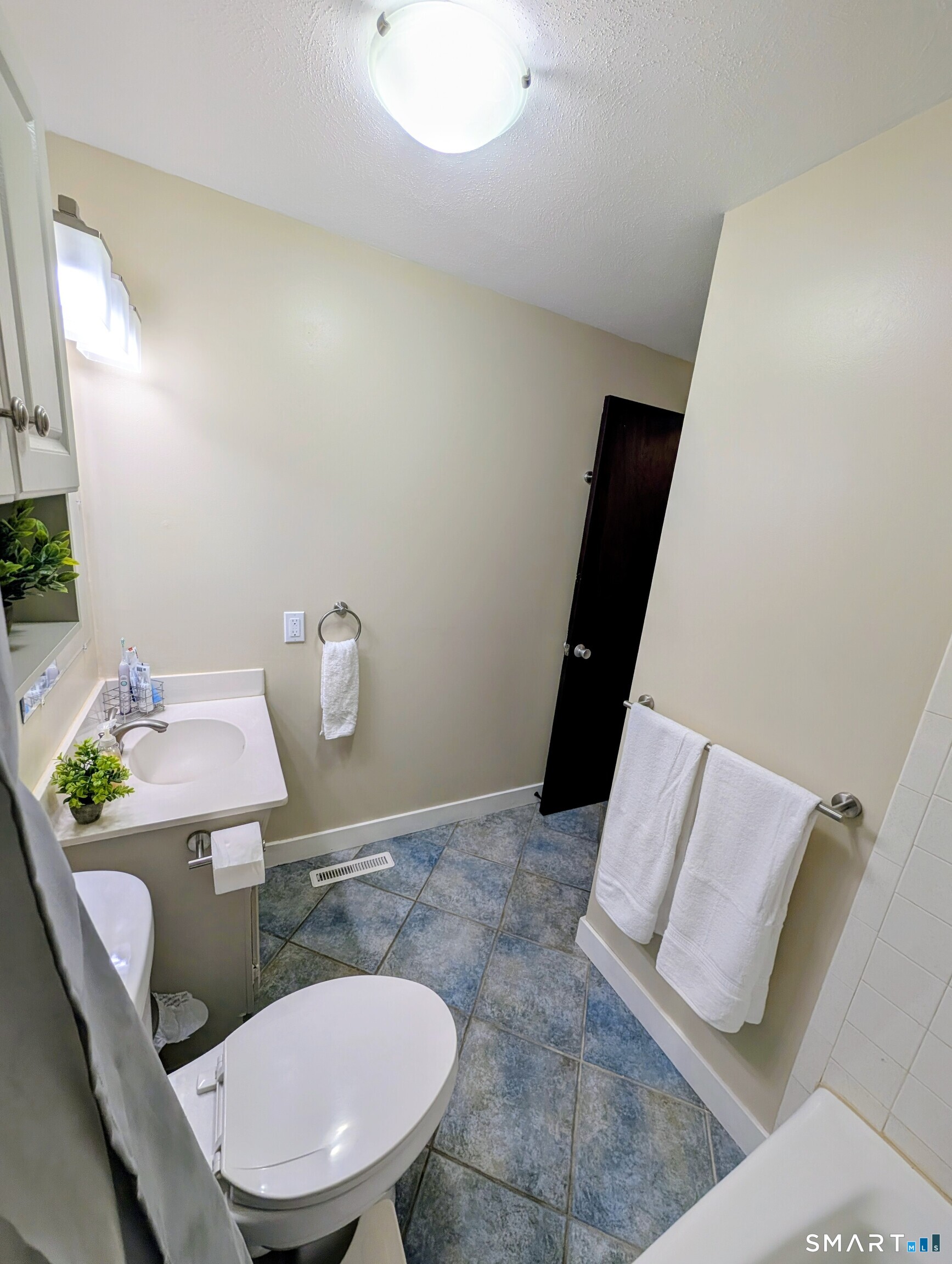 548 Bolton Road Vernon, CT 06066 - Photo 23 of 25 Gallery Image 23