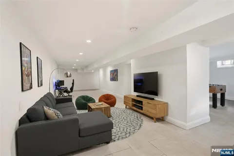 $949,000 | 403 Lawn Ridge Road, Orange, NJ 07050