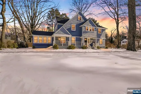 $949,000 | 403 Lawn Ridge Road, Orange, NJ 07050