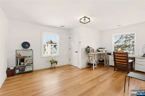 $949,000 | 403 Lawn Ridge Road, Orange, NJ 07050