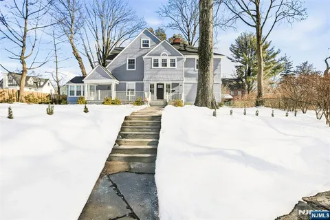 $949,000 | 403 Lawn Ridge Road, Orange, NJ 07050
