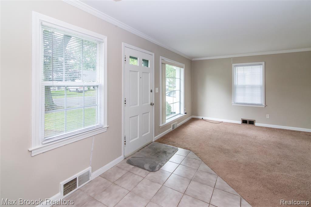 2038 Moorhouse Street Ferndale, MI 48220 - Photo 2 of 24
