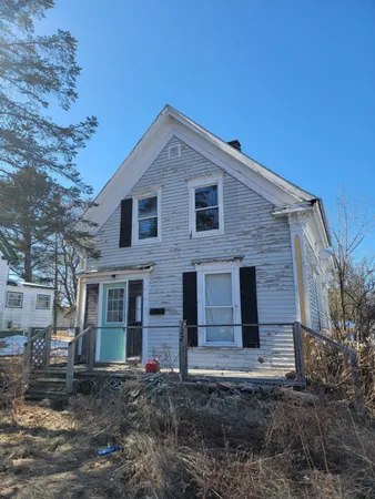 $49,900 | 127 Union Street, Calais, ME 04619
