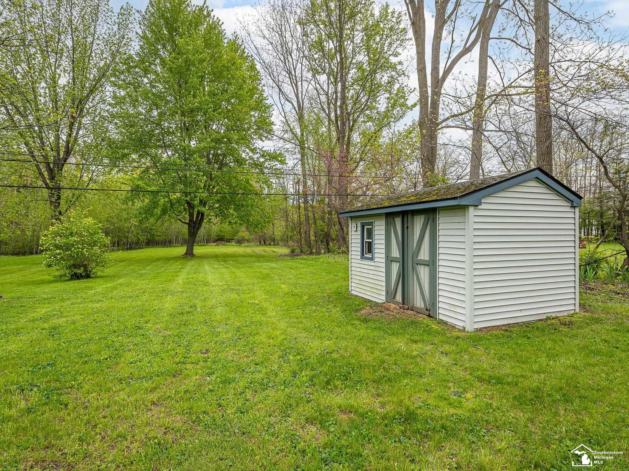 11952 Grafton Road Carleton, MI 48117 - Photo 29 of 36