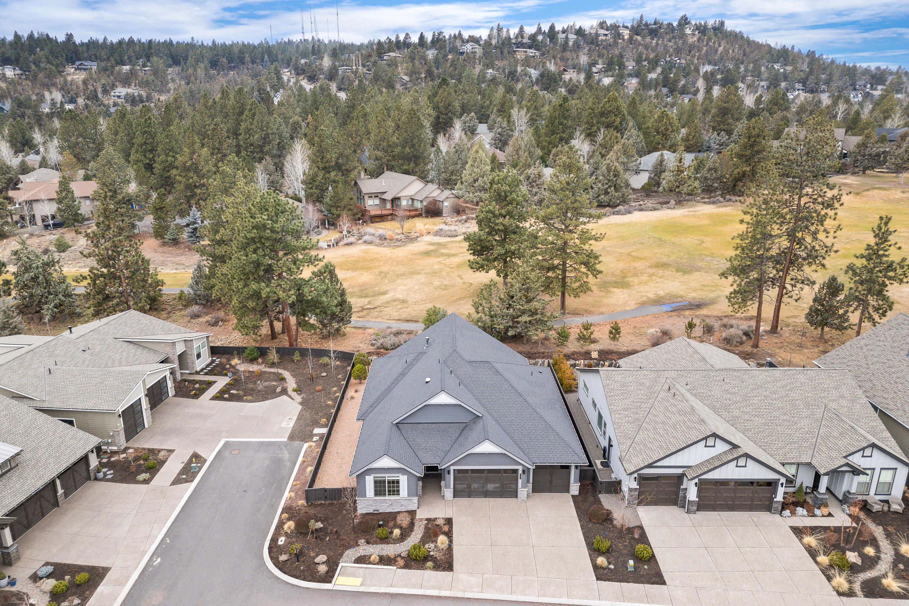 3031 Northwest Hidden Rdg Drive Bend, OR 97703 - Photo 2 of 39 2