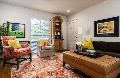 $3,400 | 5122 West Amherst Avenue, Dallas, TX 75209