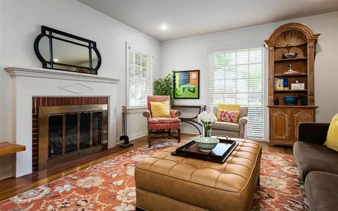 $3,400 | 5122 West Amherst Avenue, Dallas, TX 75209