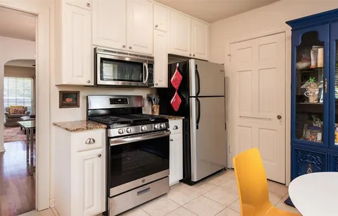 $3,100 | 5122 West Amherst Avenue, Dallas, TX 75209