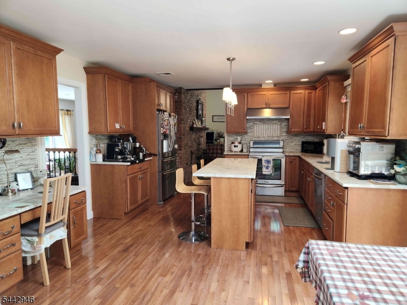 9 Fox Road Montville, NJ 07045 - Photo 15 of 19