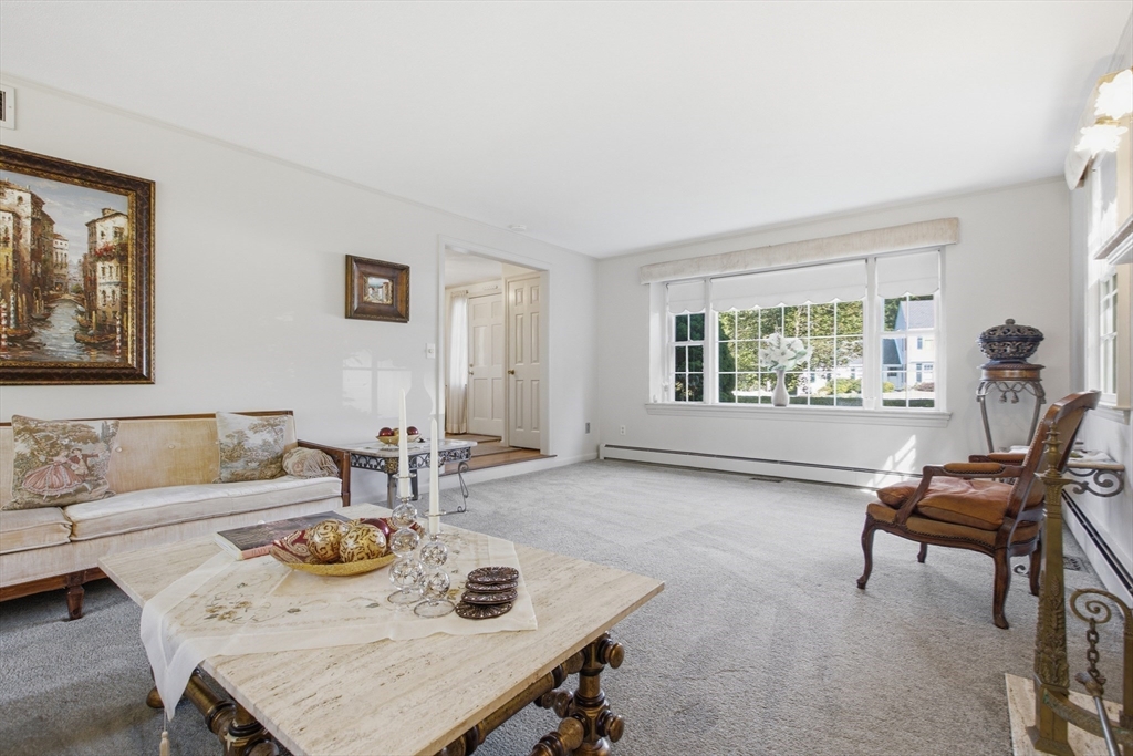 2 Russell Road Lynnfield, MA 01940 - Photo 8 of 42