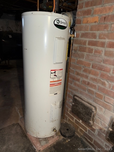61 Cheshire Road Wallingford, CT 06492 - Photo 13 of 16 a view of water heater room