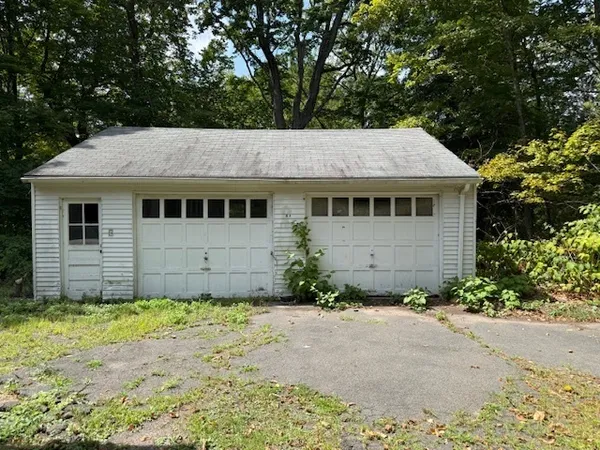 $499,999 | 61 Cheshire Road, Wallingford, CT 06492