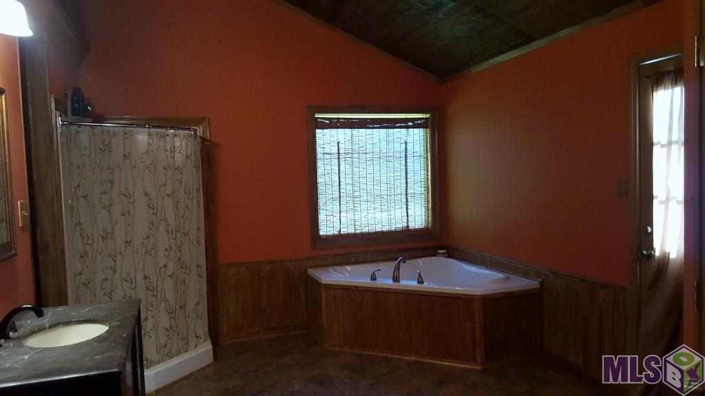 18298 Whit Gordon Road Livingston, LA 70754 - Photo 13 of 30 Gallery Image 13