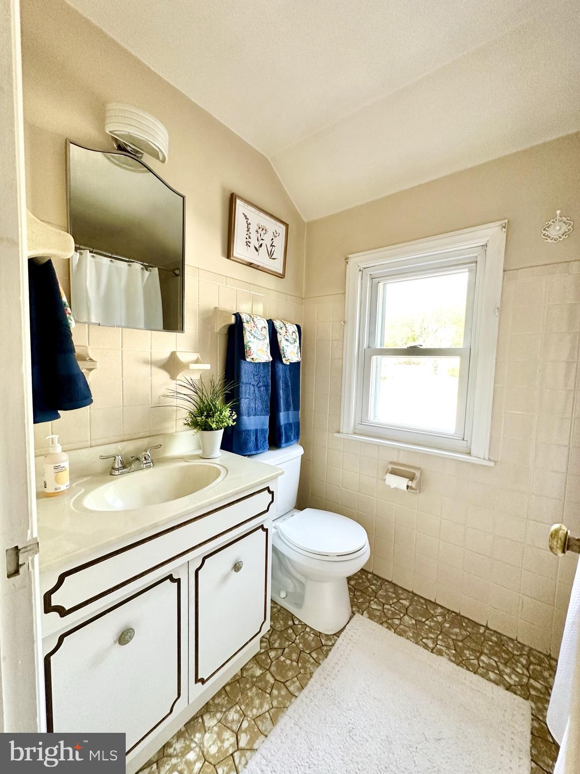 41 Harris Road Princeton, NJ 08540 - Photo 22 of 40 Second Floor Bathroom