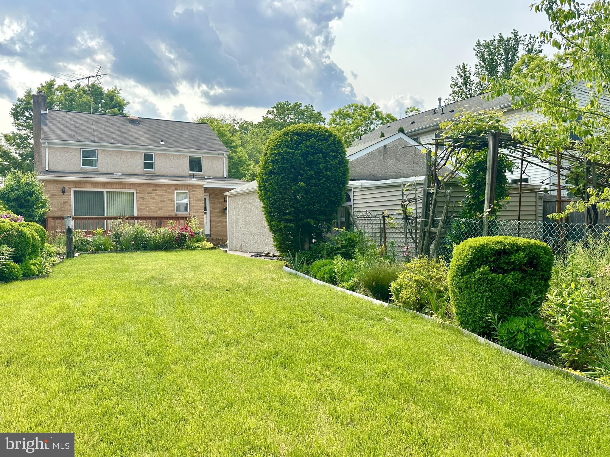 41 Harris Road Princeton, NJ 08540 - Photo 40 of 40 Exterior back with garden