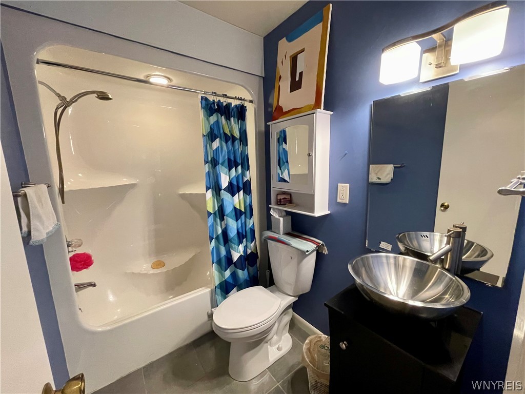 5301 East Lake Road, Unit 26 Chautauqua, NY 14728 - Photo 23 of 33 Full bath.