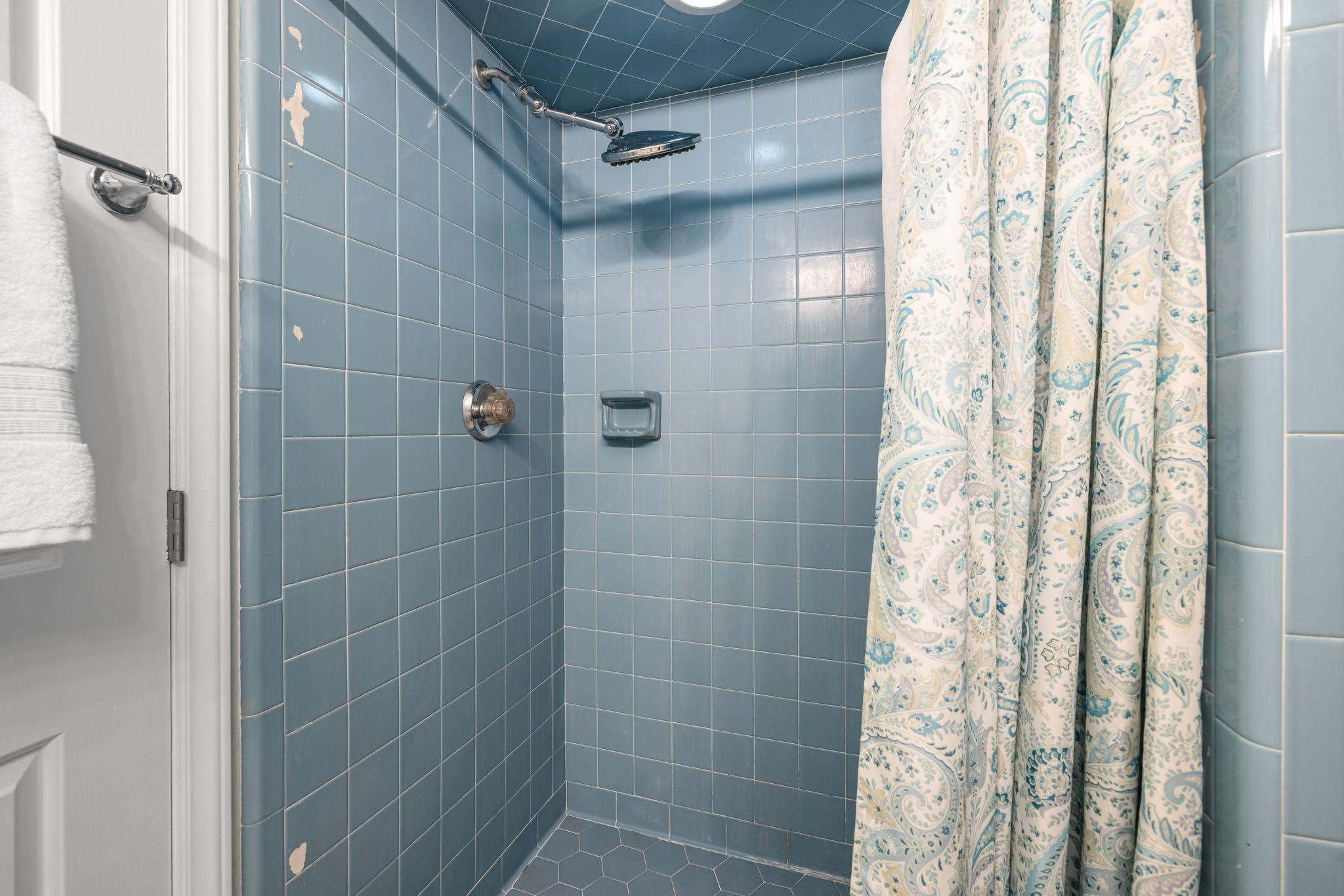 8708 Harrogate Court Raleigh, NC 27613 - Photo 27 of 39 Master Bathroom