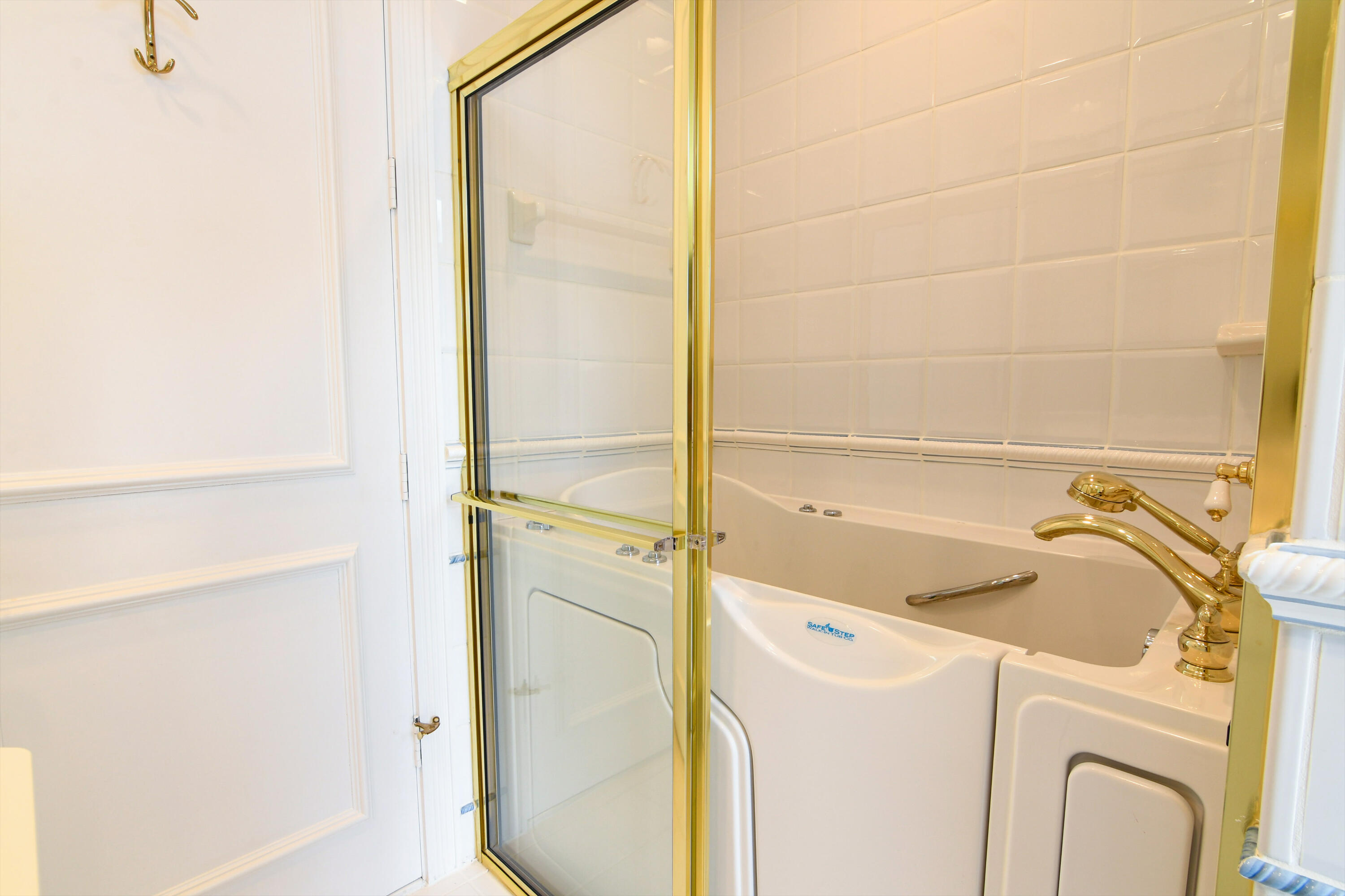4642 Bocaire Boulevard Boca Raton, FL 33487 - Photo 46 of 95 64_dsc_8761_2_3_4_5
