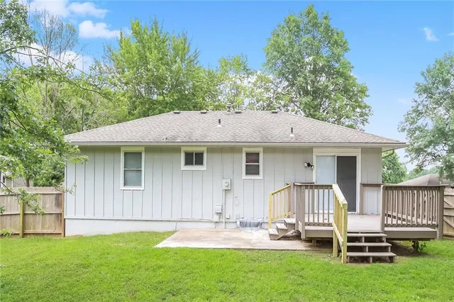 $1,955 | 314 Southeast Crescent Street, Lee's Summit, MO 64063