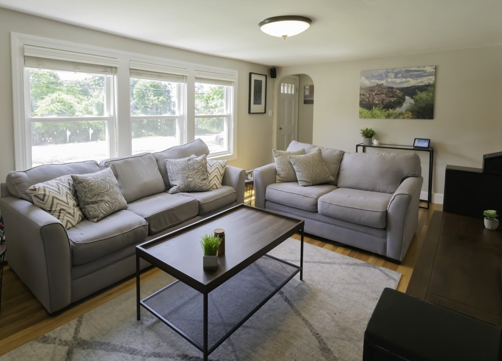 400 Waverly Road North Andover, MA 01845 - Photo 8 of 25 Gallery Image 8