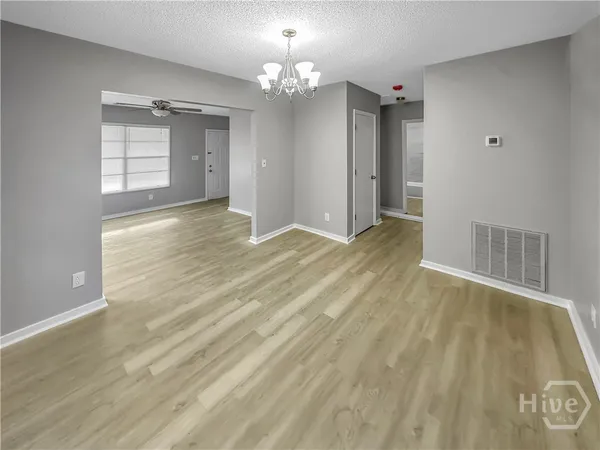 $1,500 | 1402 New Castle Street, Savannah, GA 31415