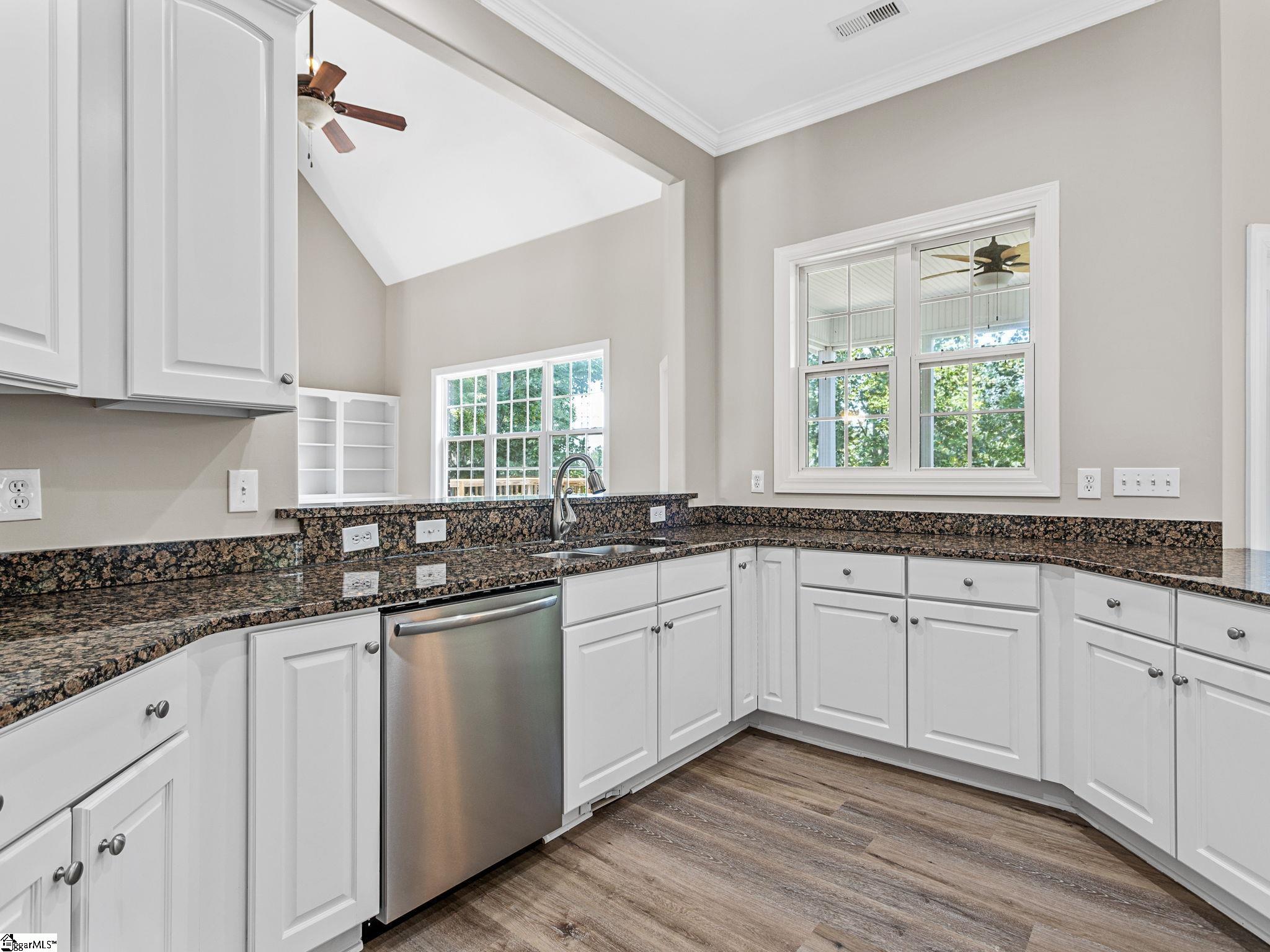 412 New Tarleton Way Greer, SC 29650 - Photo 8 of 36 Gallery Image 8