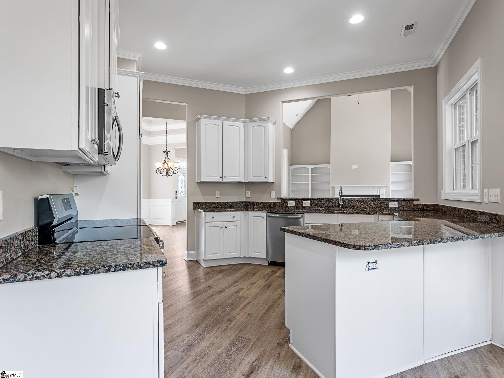 412 New Tarleton Way Greer, SC 29650 - Photo 9 of 36 Gallery Image 9