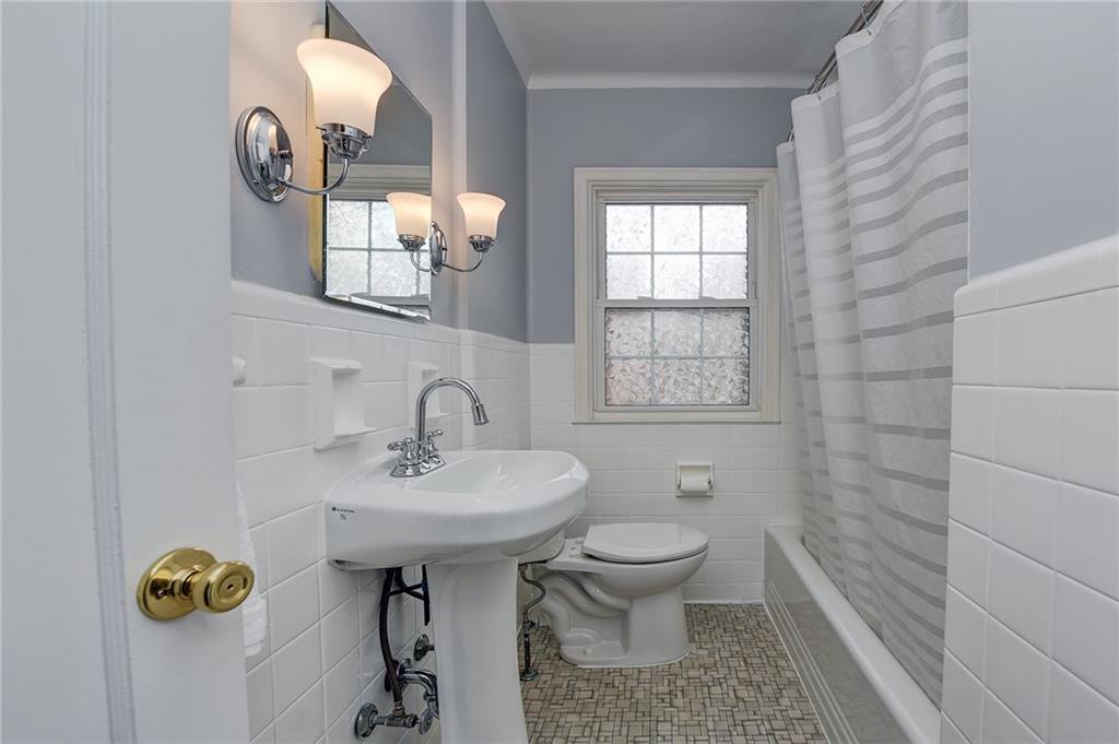419 Highland Road Pittsburgh, PA 15235 - Photo 15 of 25 Gallery Image 15
