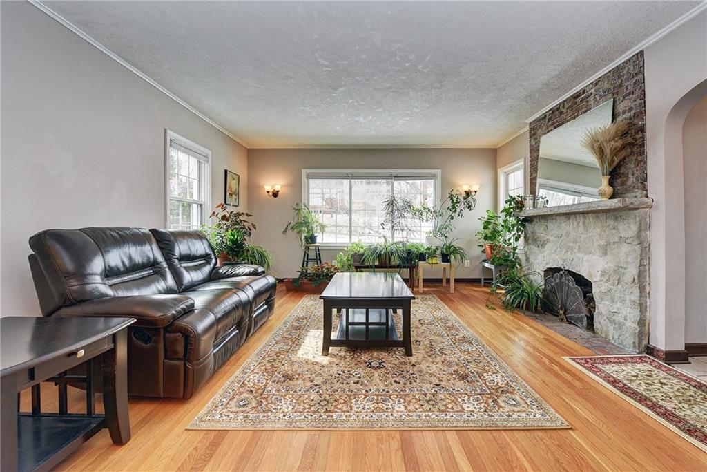 419 Highland Road Pittsburgh, PA 15235 - Photo 3 of 25 Gallery Image 3