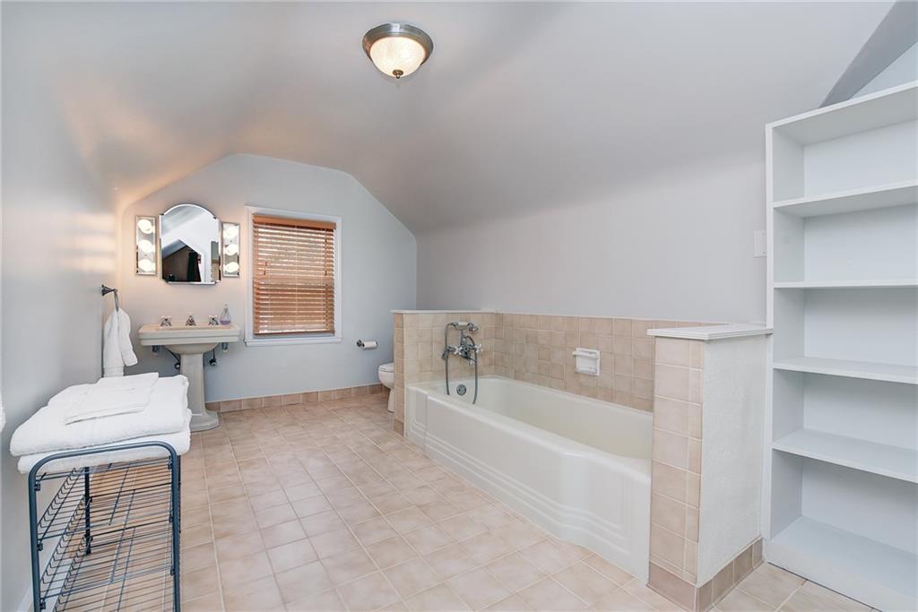 419 Highland Road Pittsburgh, PA 15235 - Photo 21 of 25 Gallery Image 21