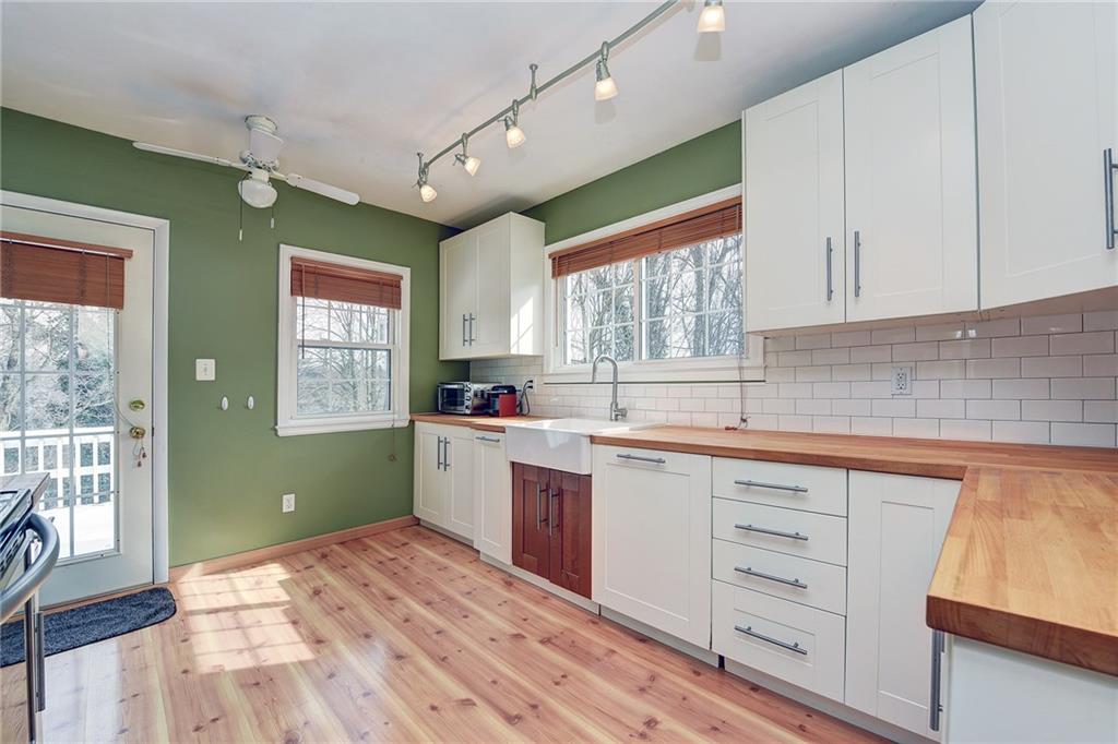419 Highland Road Pittsburgh, PA 15235 - Photo 9 of 25 Gallery Image 9