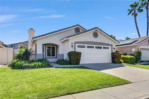 $715,000 | 976 Miraflores Drive, Corona, CA 92882